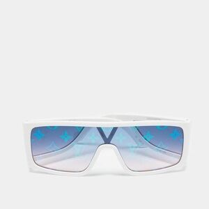 Chic White Sunglasses with Blue Lens Design